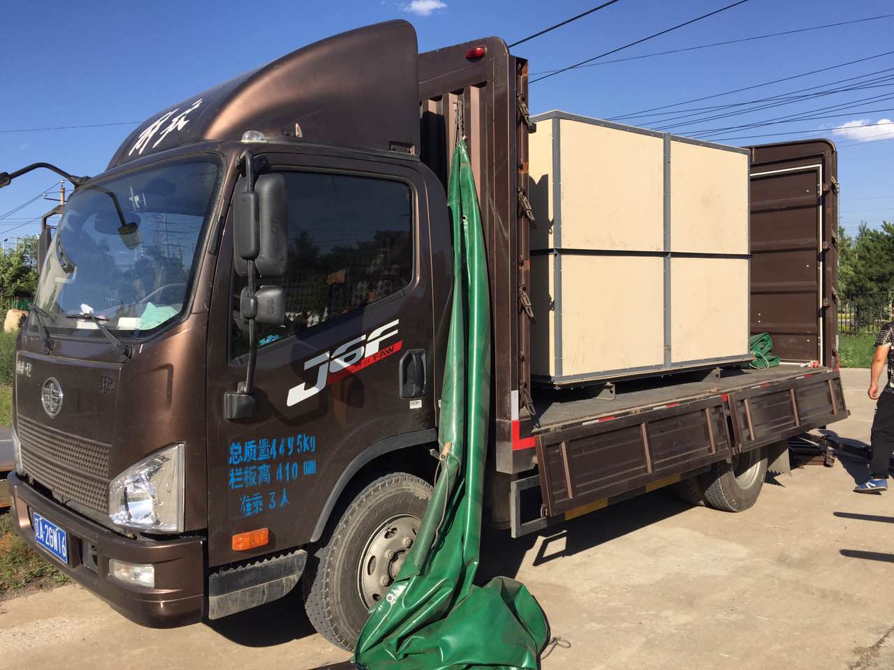  Congrats to ship Dual Station Hot-stamping Machine to Thailand customer.